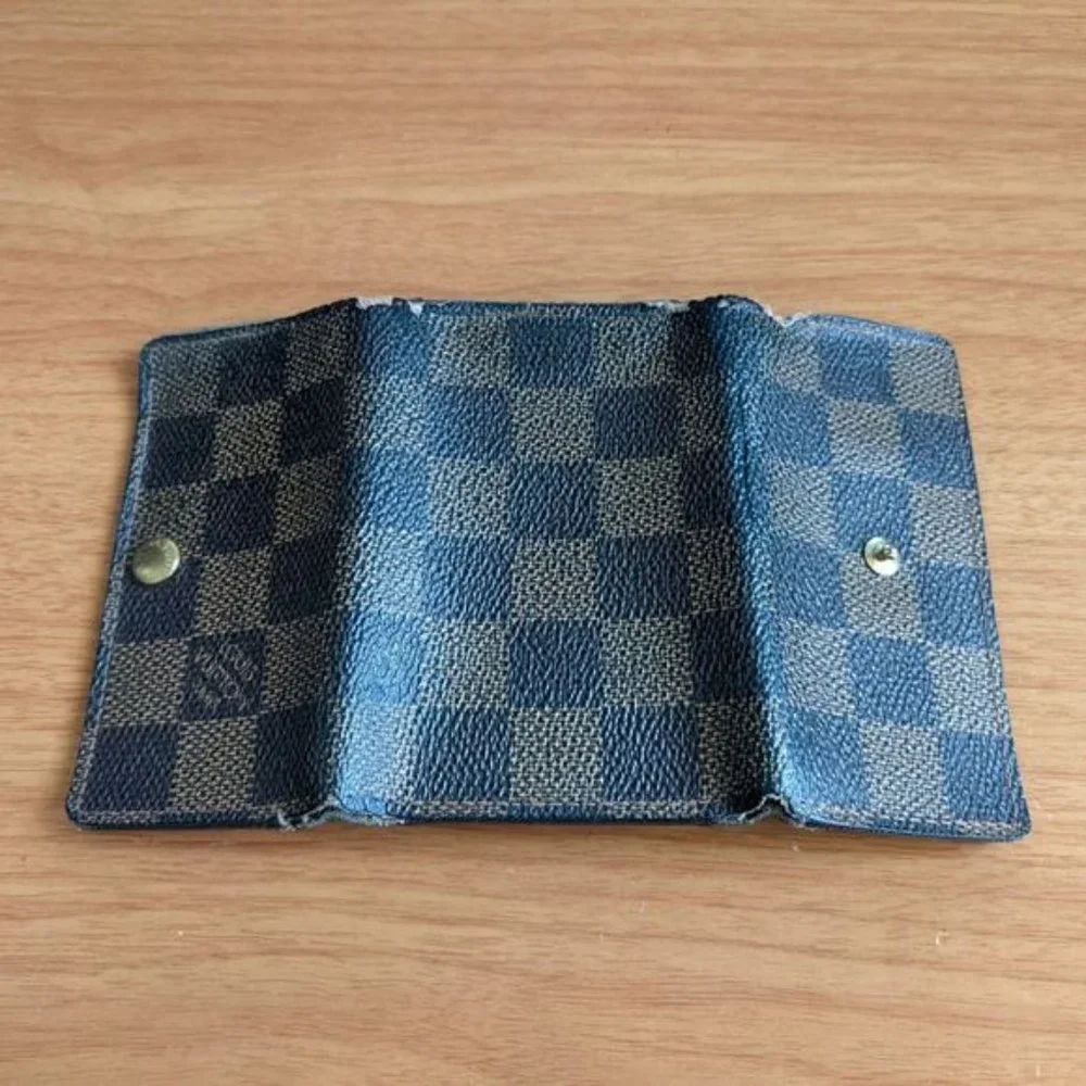 Louis Vuitton please check